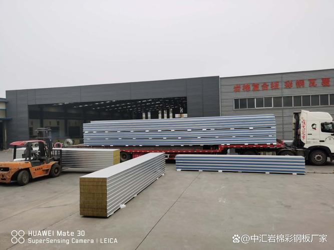 濟(jì)寧建筑材料新選擇 聚氨酯封邊夾芯板的3大核心優(yōu)勢